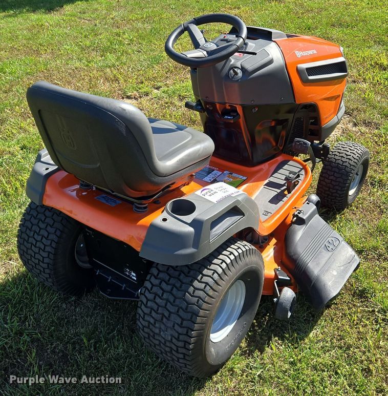 image for item EE8574 2018 Husqvarna  YTH 20K42 lawn mower