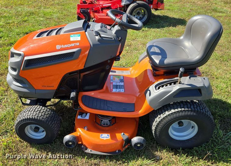 image for item EE8574 2018 Husqvarna  YTH 20K42 lawn mower