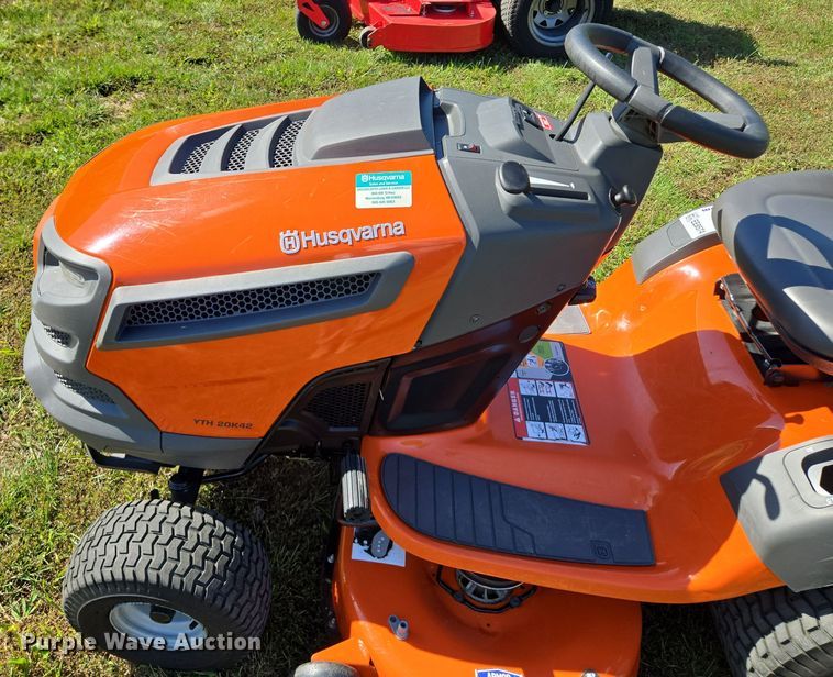 image for item EE8574 2018 Husqvarna  YTH 20K42 lawn mower