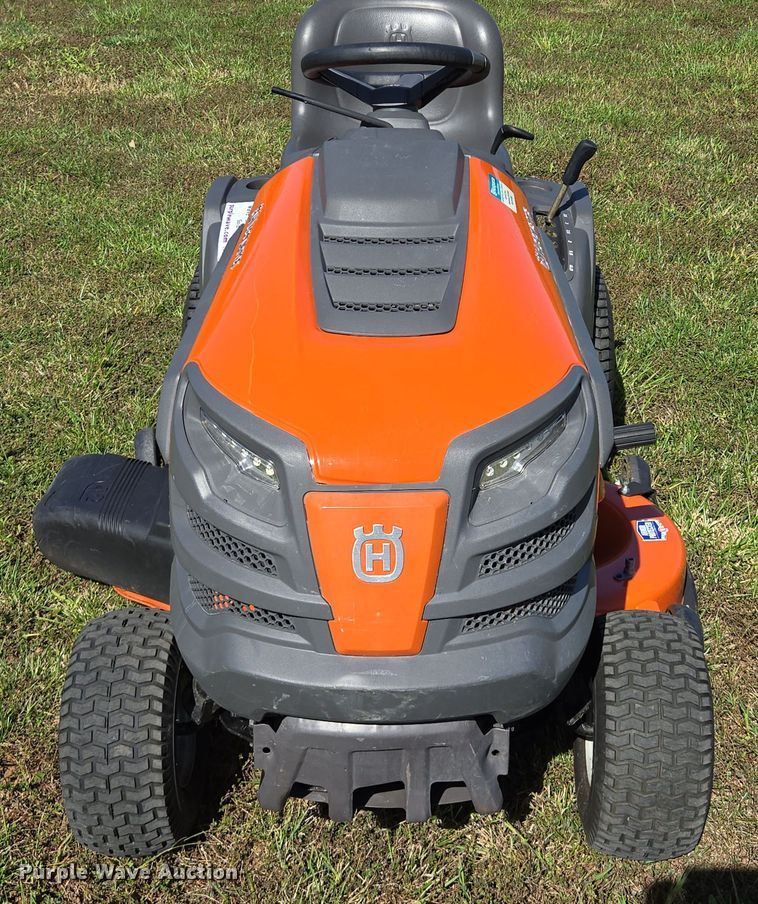 image for item EE8574 2018 Husqvarna  YTH 20K42 lawn mower