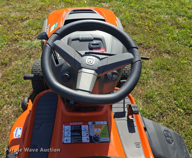 image for item EE8574 2018 Husqvarna  YTH 20K42 lawn mower