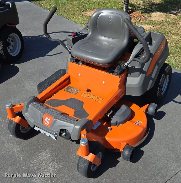 image for item EE8576 2016 Husqvarna Z 246 ZTR lawn mower