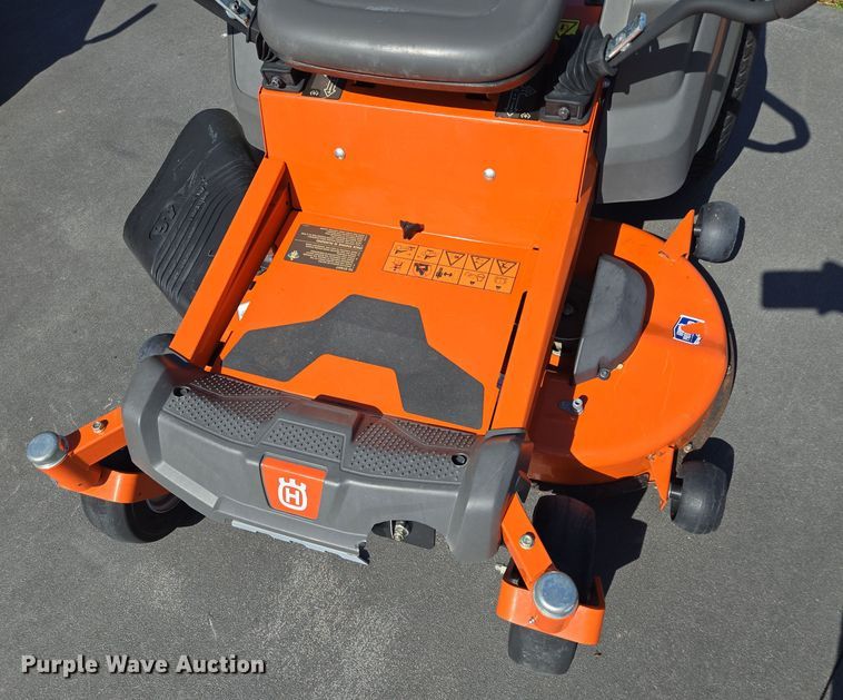image for item EE8576 2016 Husqvarna Z 246 ZTR lawn mower