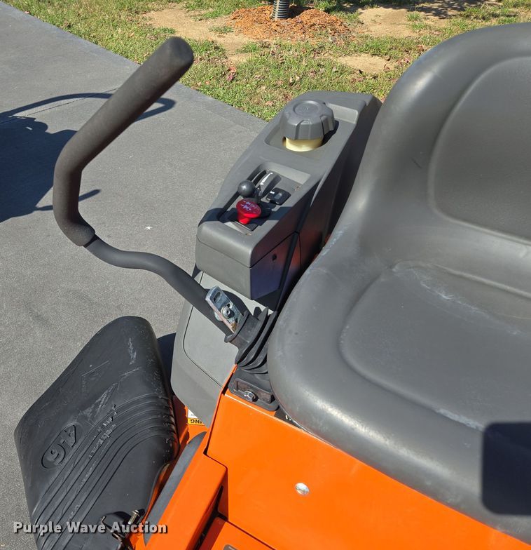 image for item EE8576 2016 Husqvarna Z 246 ZTR lawn mower