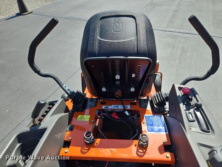 image for item EE8576 2016 Husqvarna Z 246 ZTR lawn mower