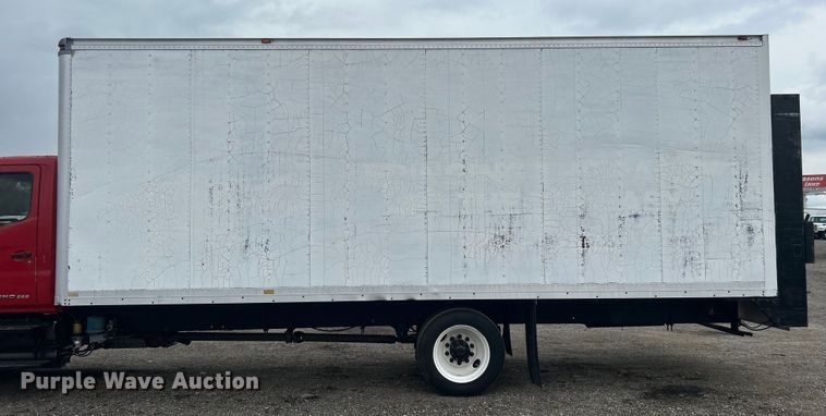 image for item EG0680 2009 Hino 268 box truck