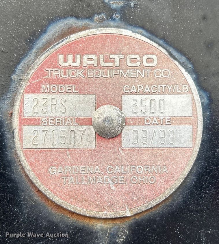 image for item EG0680 2009 Hino 268 box truck