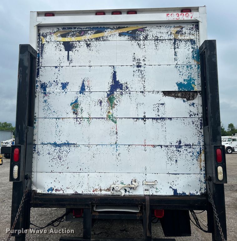 image for item EG0680 2009 Hino 268 box truck