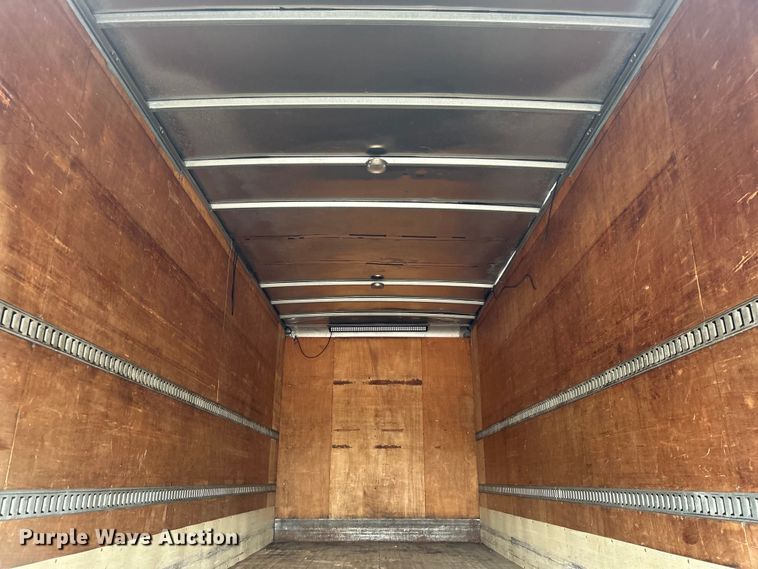 image for item EG0680 2009 Hino 268 box truck