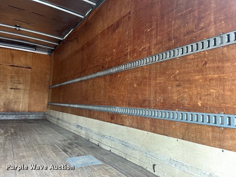 image for item EG0680 2009 Hino 268 box truck