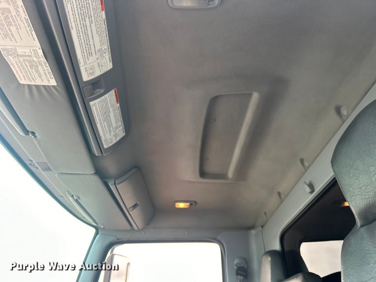 image for item EG0680 2009 Hino 268 box truck