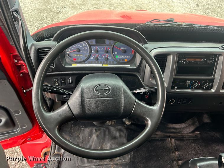 image for item EG0680 2009 Hino 268 box truck