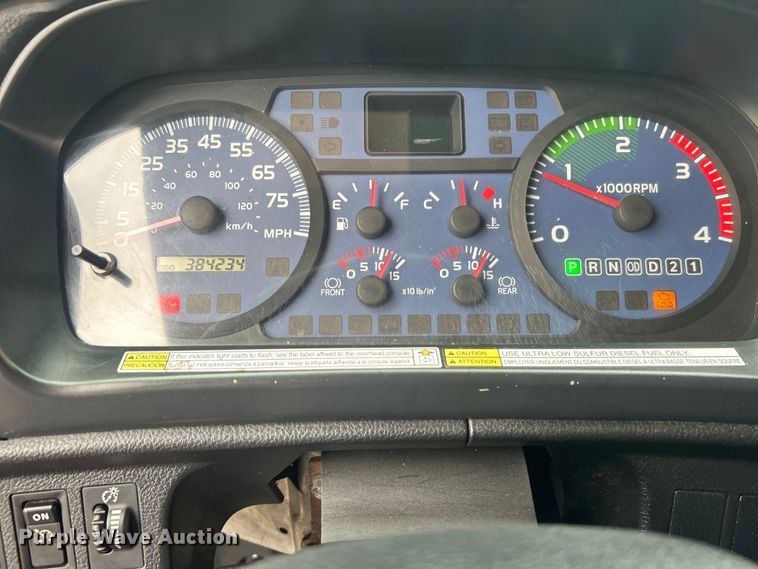 image for item EG0680 2009 Hino 268 box truck