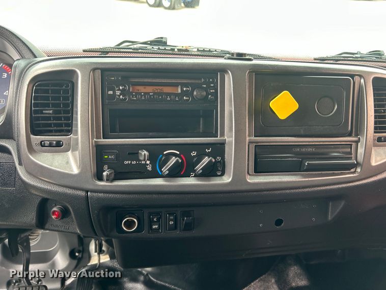 image for item EG0680 2009 Hino 268 box truck