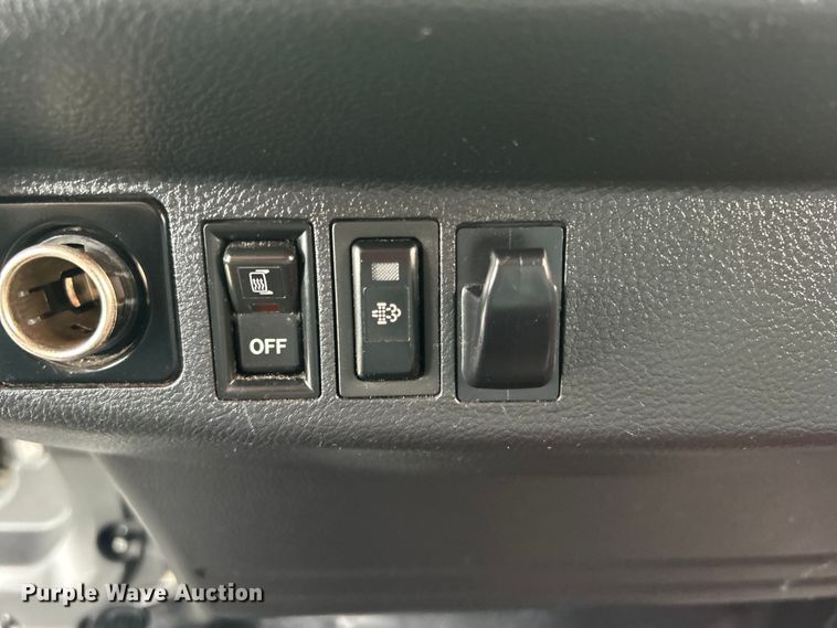 image for item EG0680 2009 Hino 268 box truck