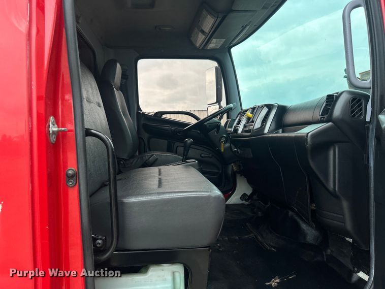 image for item EG0680 2009 Hino 268 box truck