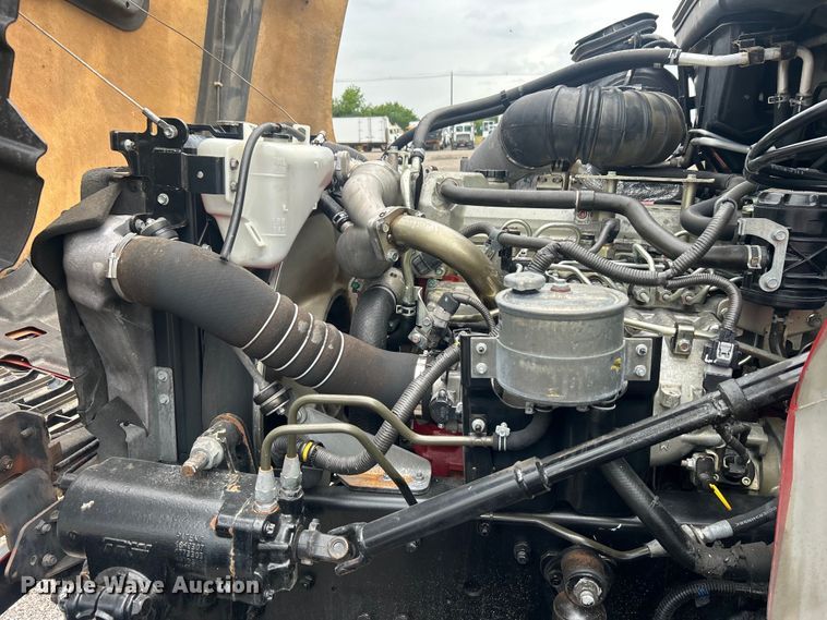 image for item EG0680 2009 Hino 268 box truck