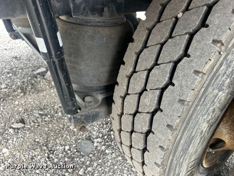 image for item EG0680 2009 Hino 268 box truck