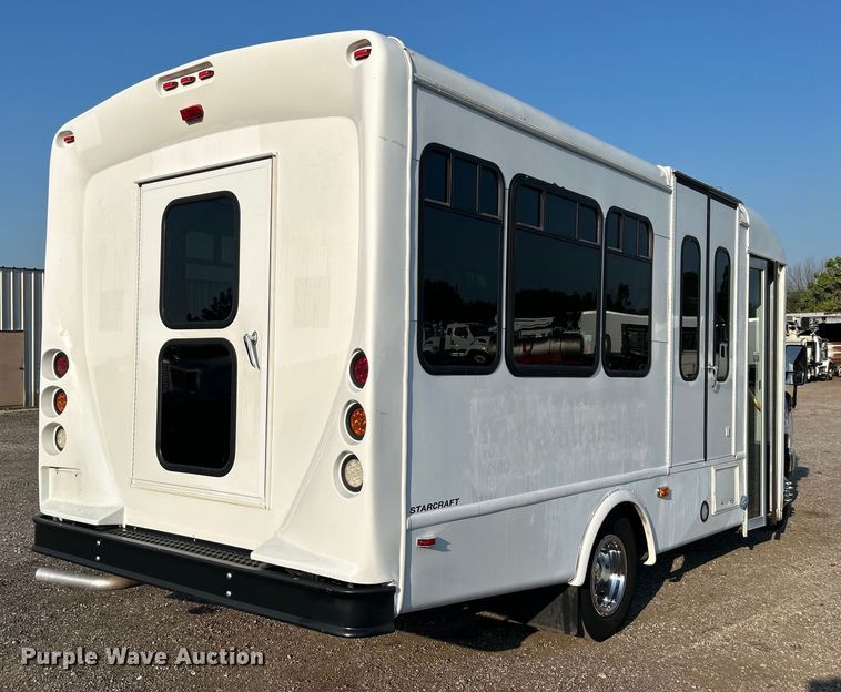 image for item EG0813 2017 Ford E350 Super Duty  shuttle bus