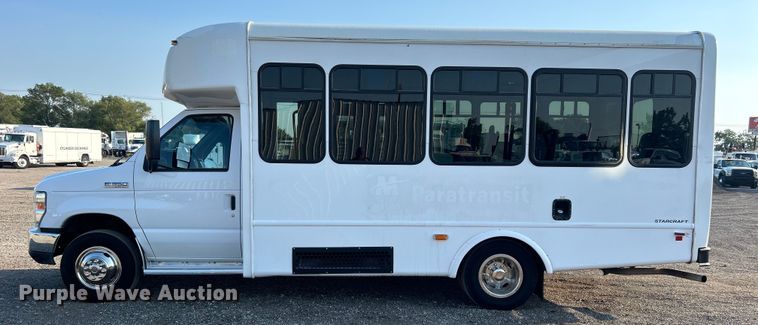 image for item EG0813 2017 Ford E350 Super Duty  shuttle bus