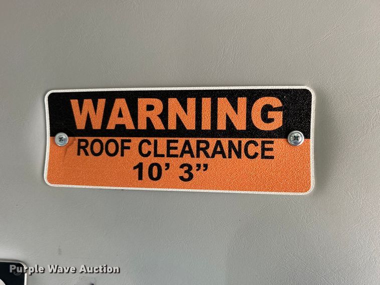 image for item EG0813 2017 Ford E350 Super Duty  shuttle bus