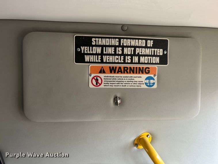 image for item EG0813 2017 Ford E350 Super Duty  shuttle bus