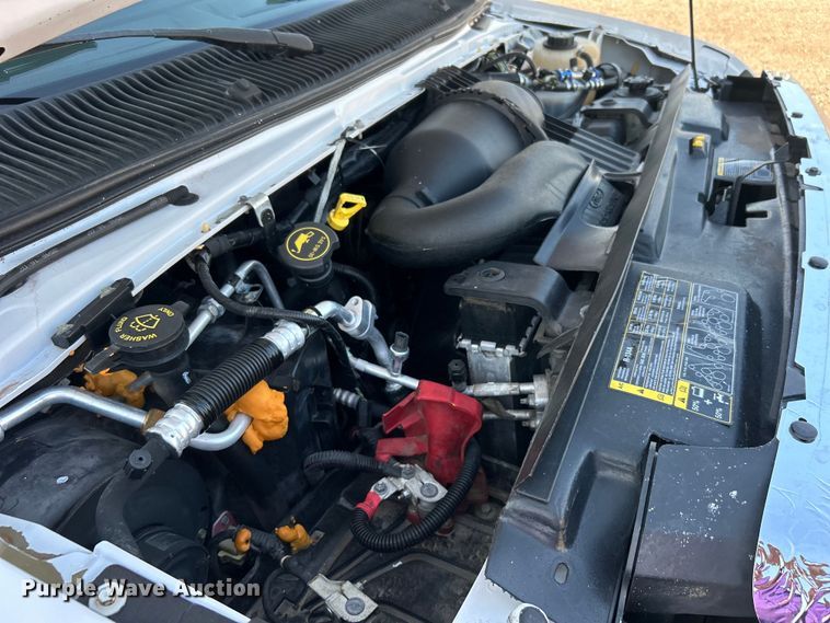 image for item EG0813 2017 Ford E350 Super Duty  shuttle bus