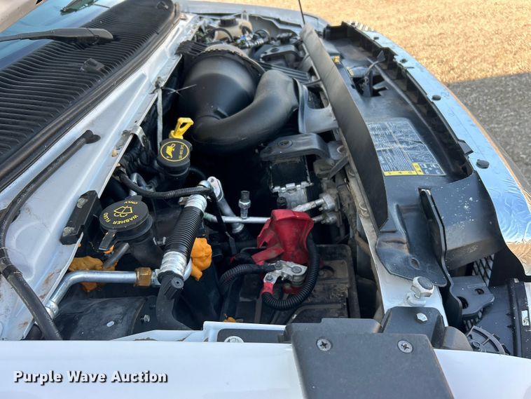 image for item EG0813 2017 Ford E350 Super Duty  shuttle bus