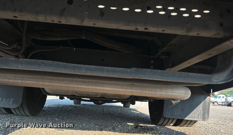 image for item EG0813 2017 Ford E350 Super Duty  shuttle bus