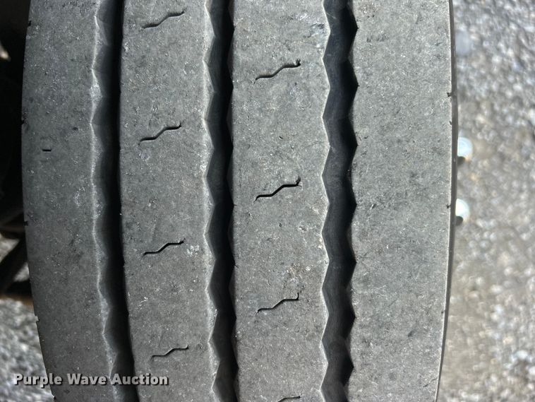 image for item EG0813 2017 Ford E350 Super Duty  shuttle bus