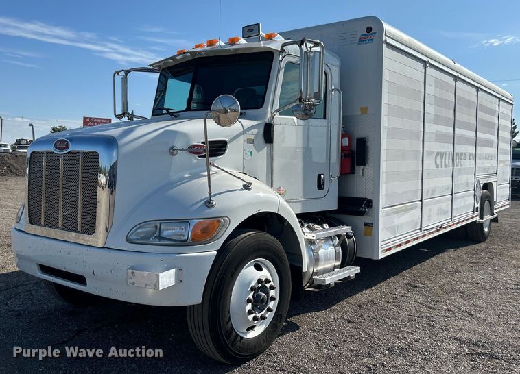 image for item EG1064 2013 Peterbilt  337 delivery truck