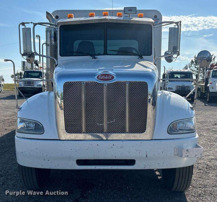 image for item EG1064 2013 Peterbilt  337 delivery truck