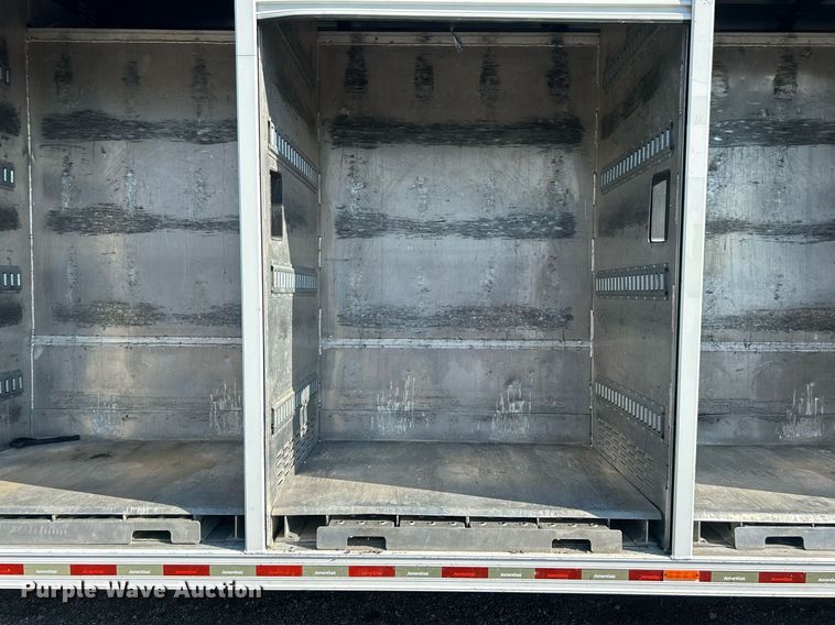 image for item EG1064 2013 Peterbilt  337 delivery truck