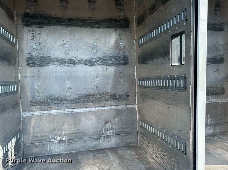 image for item EG1064 2013 Peterbilt  337 delivery truck