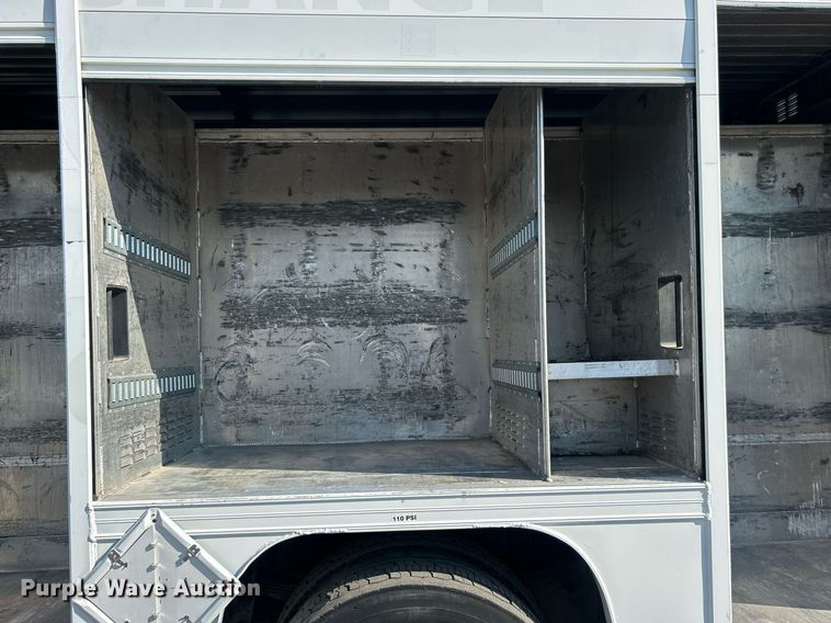 image for item EG1064 2013 Peterbilt  337 delivery truck