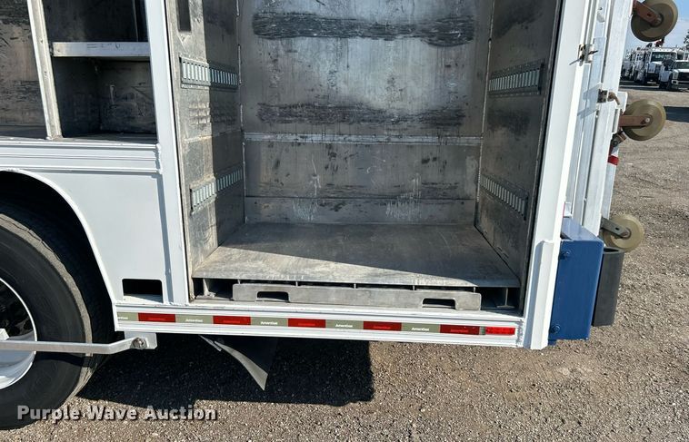 image for item EG1064 2013 Peterbilt  337 delivery truck