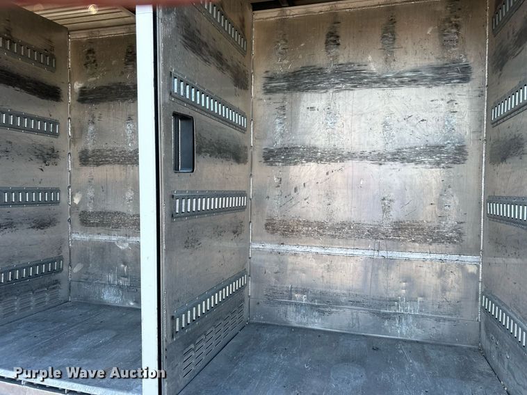 image for item EG1064 2013 Peterbilt  337 delivery truck