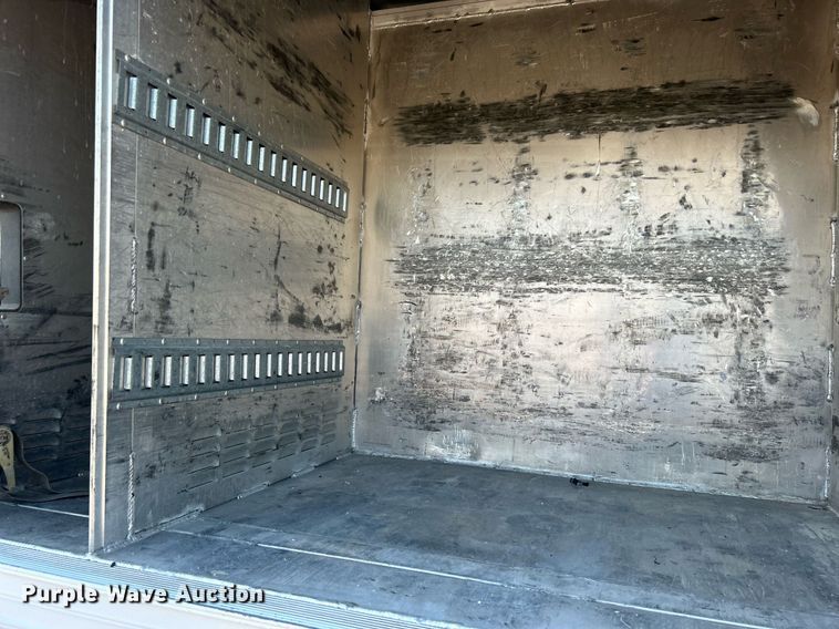 image for item EG1064 2013 Peterbilt  337 delivery truck