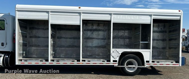 image for item EG1064 2013 Peterbilt  337 delivery truck