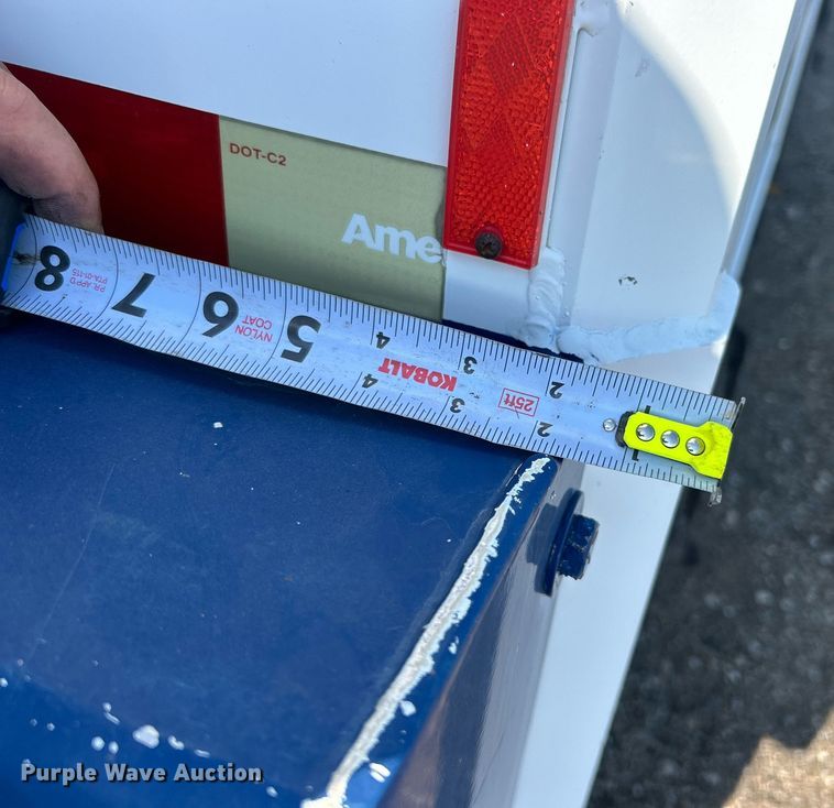 image for item EG1064 2013 Peterbilt  337 delivery truck