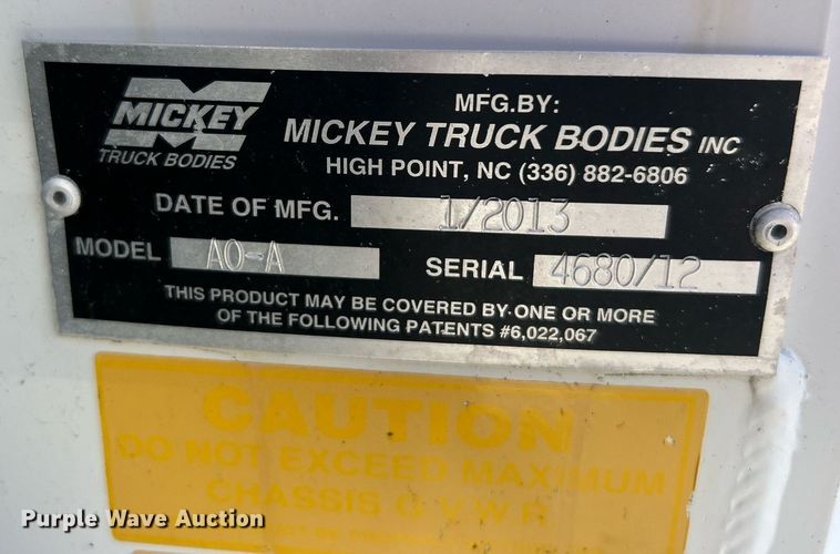 image for item EG1064 2013 Peterbilt  337 delivery truck