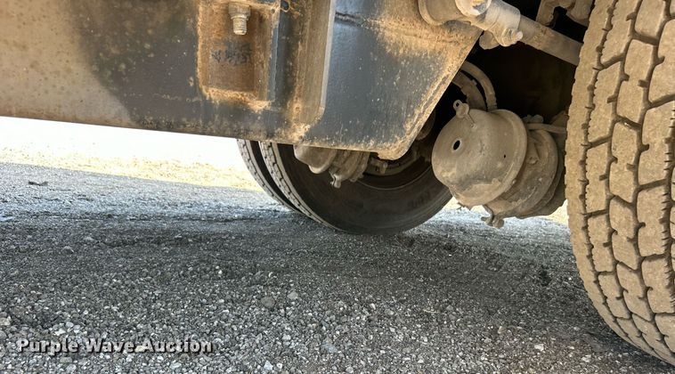 image for item EG1064 2013 Peterbilt  337 delivery truck