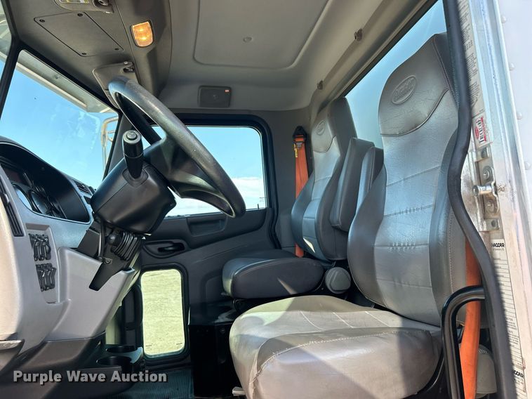 image for item EG1064 2013 Peterbilt  337 delivery truck