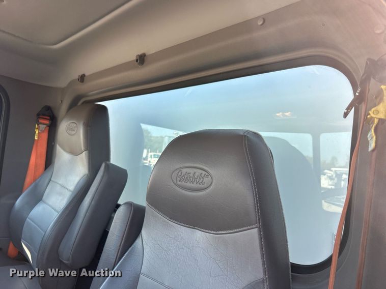 image for item EG1064 2013 Peterbilt  337 delivery truck