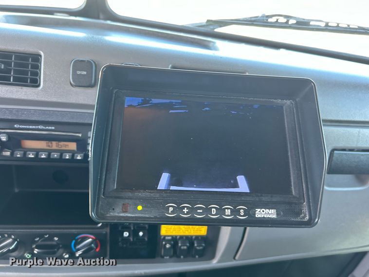 image for item EG1064 2013 Peterbilt  337 delivery truck