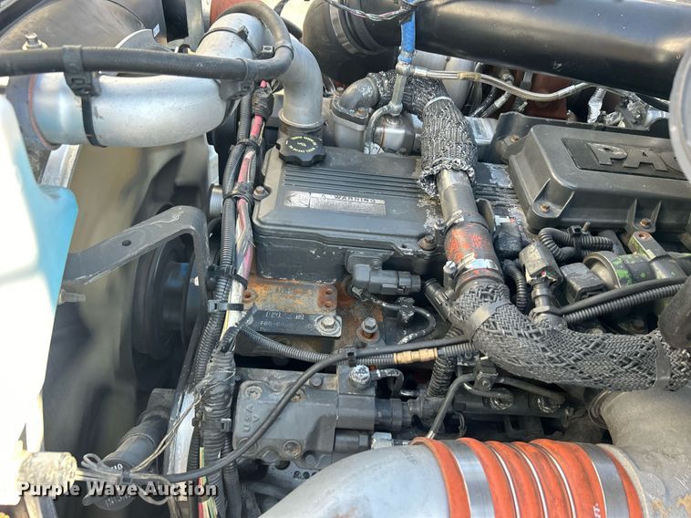 image for item EG1064 2013 Peterbilt  337 delivery truck