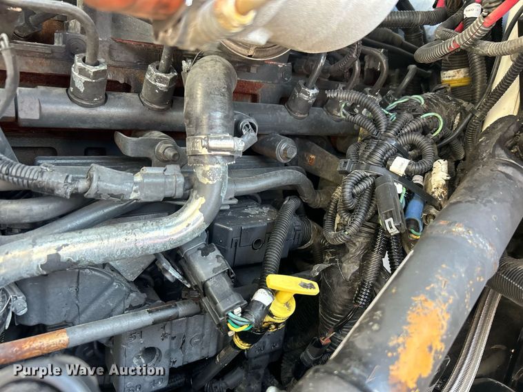 image for item EG1064 2013 Peterbilt  337 delivery truck