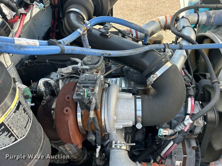 image for item EG1064 2013 Peterbilt  337 delivery truck