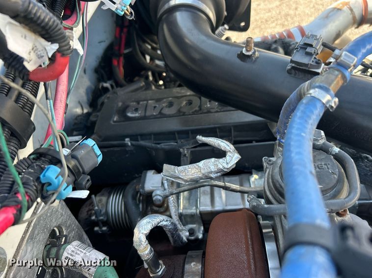 image for item EG1064 2013 Peterbilt  337 delivery truck