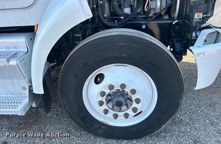 image for item EG1064 2013 Peterbilt  337 delivery truck